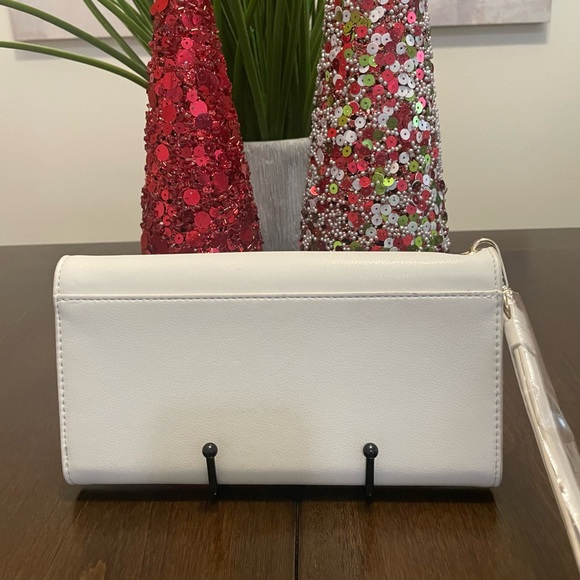 Swarovski Travel Wallet w/Wristlet Strap Winter White - Picture 8 of 11
